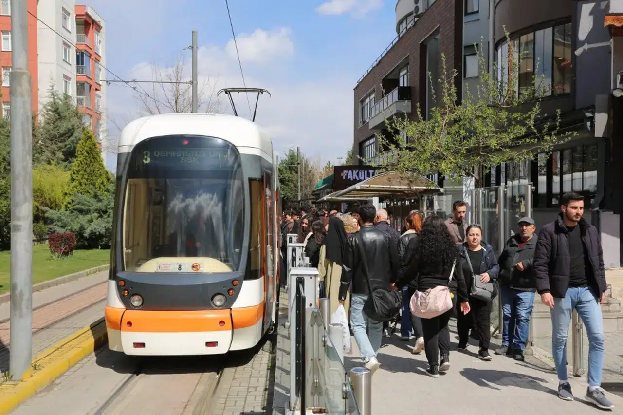 Eskişehir'de tramvay kullanacaklar dikkat! Seferler bir günlüğüne durdurulacak