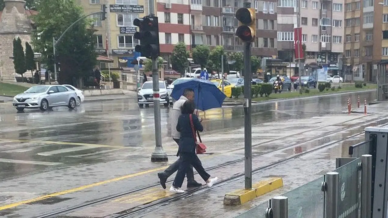Eskişehir’de yağışlı hava etkisini sürdürüyor