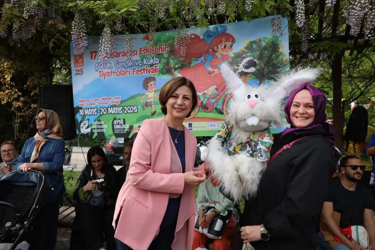 Eskişehir’de festival coşkusu sokaklara taştı