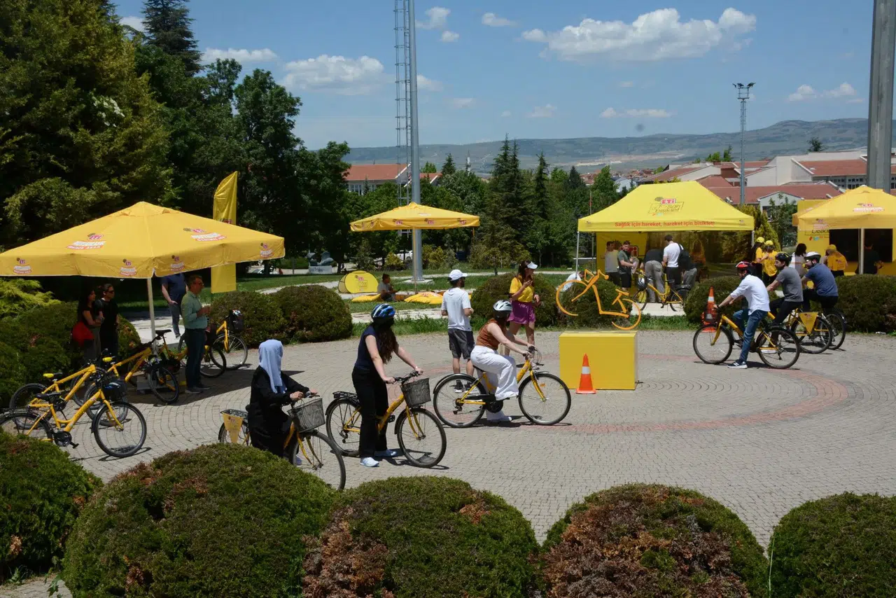 Anadolu Üniversitesi’nde "Eti Sarı Bisiklet" etkinliği yoğun ilgi gördü