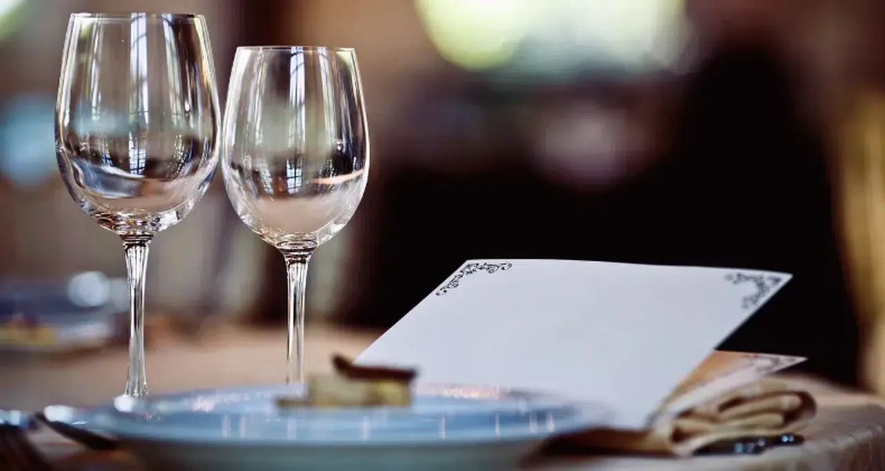 Servis ücreti alan restorana yarım milyon lirayı aşan ceza!