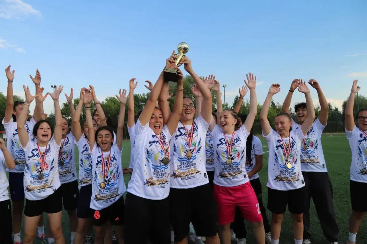 İlk U15 Kızlar Ligi şampiyonu Eskişehir Büyükşehir oldu