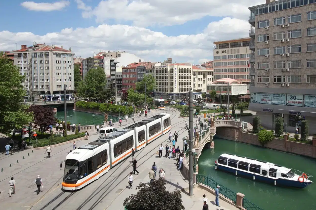 Eskişehir'de yarın toplu taşıma kullanacaklar dikkat! Seferler değişiyor