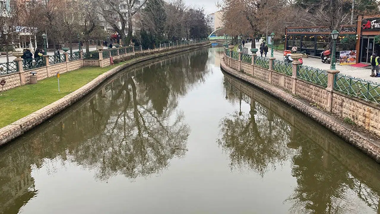 Meteoroloji uyardı! Eskişehir’de sıcaklık düşecek, sağanak bastıracak