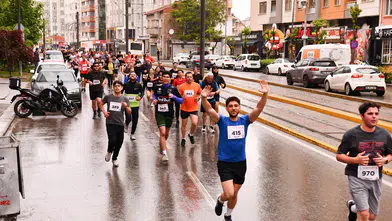 Eskişehir'de yağmura rağmen 950 kişi 19 Mayıs için koştu