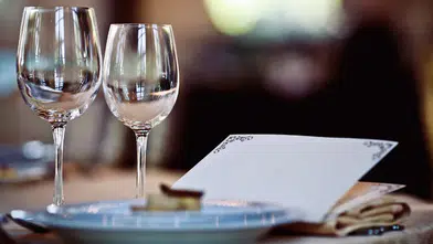 Servis ücreti alan restorana yarım milyon lirayı aşan ceza!