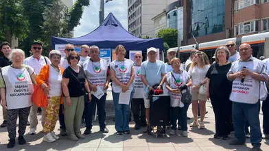 Eskişehir’de emekliler imza kampanyası başlattı: "Mücadelemizi birlikte büyütürsek mutlaka kazanırız"