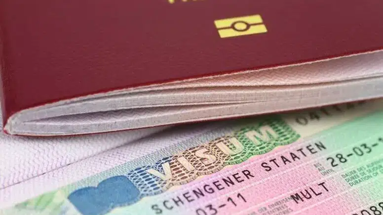Avrupa'da pasaport damgası uygulaması dönemi sona eriyor: Yeni sistem devreye giriyor!