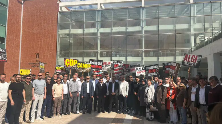 AK Parti Grubu'ndan Ahmet Ataç yönetimine sert çıkış: "Biz susturularak geri adım atacak insanlar değiliz"