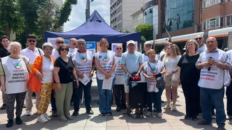 Eskişehir’de emekliler imza kampanyası başlattı: "Mücadelemizi birlikte büyütürsek mutlaka kazanırız"