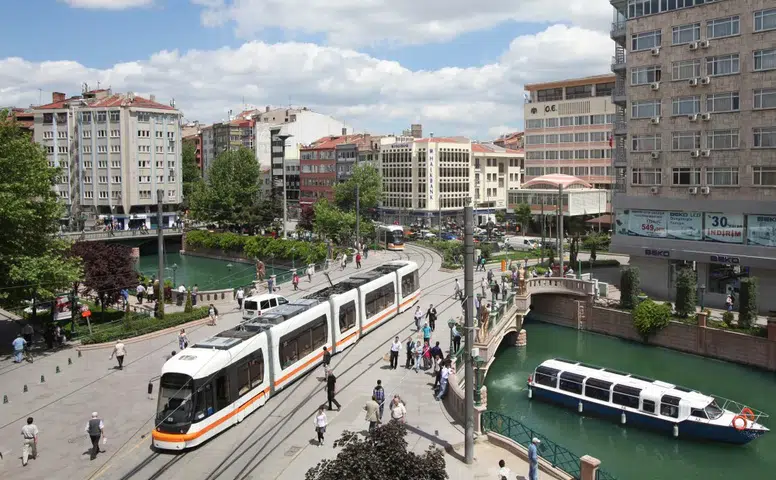 Eskişehir'de yarın toplu taşıma kullanacaklar dikkat! Seferler değişiyor